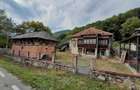 CASA BATRANEASCA DE VANZARE, teren 1.250 MP Pietreni, Costesti, Valcea