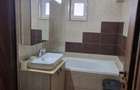 Apartament cu 2 camere decomandat în Far