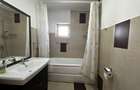 Inchiriez apartamenr 3 camere decomandat cu centrala zona Lebada - 7