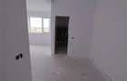 Duplex Cu Panouri - 5 Camere - 3 Bai - 6