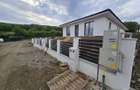 Casa 4 camere la cheie,130 mp,500 mp teren,cartier Unirii