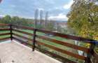 Inchiriez apartament cu 2 camere, la casa