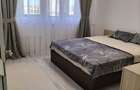 Inchiriez apartament decomandat.