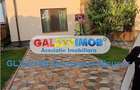 Casa, Str. Rachitei , 4 dormitoare si 1 living, 700 euro - 1
