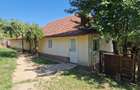 Casa in mediu rural cu teren