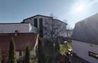 Apartament modern la curte