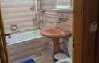 Inchiriez pe termen lung apartament 3 camere mobilat + loc parcare in Tulcea cartier E3 strada Aleea Cristina la etajul 3 din 4 cu contract snaf.