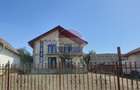 Casa / Vila cu 4 camere de vanzare