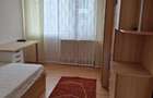 Apartament cu 3 camere semidecomandat în 1 Mai