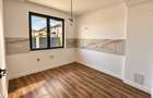 Casă 4 camere cu piscină, teren 400mp și încălzire în pardoseală