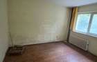 Apartament cu 4 camere de vanzare pe strada Parang