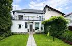 Casa in apreciabil potential,cu terase, curte,gradina echipata,2 pivnite,Str. Ro - 2