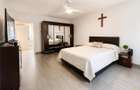 Casa familiala,790mp teren,5+dormitoare, livada,2 garaje,panouri 8 kW, - 8