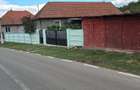 casa la mescreac cu livada si anexe - 1