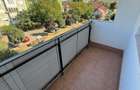 Vand apartament cu 3 camere in Ineu etajul 3