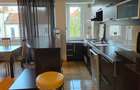 De inchiriat apartament cochet cu 3 camere, zona centrala cu parcare