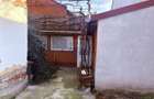 Oportunitate: Casa 3 camere si curte in zona centrala - 9