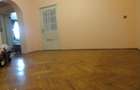 Casa 4 camere situata pe colt intr-o locatie buna in zona Gai