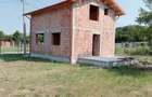 Casa de rosu in Albota - 7