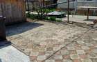 Casa individuala cu anexe de vanzare in Roman, zona lini?tita - 4