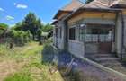 Casa cu 3 camere, curte mare si garaj in Razvad, Dambovita - 2