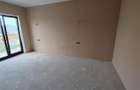 Duplex despartit prin C.T. - spatios - 5 camere - bucatarie inchisa - - 8