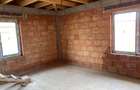 Vand casa individula 3 camere plus tereasa pret fix 50000