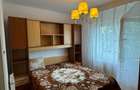 Inchiriez apartament 3 camere, 55 mp, mobilat, etaj 2, zona centrala