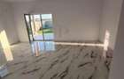 Giroc - Duplex - 5 Camere - 3 Bai - Bucatarie inchisa - Acces facil