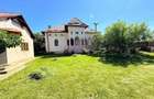 Casă cu 3 camere cu Teren 100 Mp în Central - 2