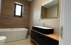 Casă cu 4 camere cu Teren 350 Mp în Prundu - 4