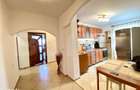 1 camera decomandata de inchiriat intr-un apartament cu 4 camere, zona - 8
