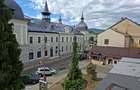 Apartament 3 camere de vanzare, et 2, str Traian, ultracentral, luminos, calduros, orientare sudica.
