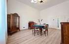 Inchiriez apartament 3 camere, Ultracentral, B-dul. Revolutiei, et.1 - 12