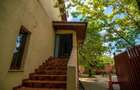 Zona Metrou Brancoveanu Vila P+1+M 270 mp teren 570 mp