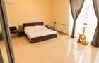 Vila De Vanzare D+P+2 Etaje 12 camere Cu Curte Mare, Soseaua Fundeni