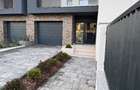 Duplex de Excepție Despărțit prin Perete Dublu în Garaj – Str. Móricz Zsigmond
