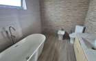 Casă cu Teren 300 Mp în Central - 3