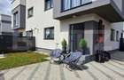 Apartament 2 camere, 52 mp, curte proprie 145 mp, zona Sanpetru
