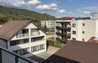 Bloc Nou, AP 3 camere, mobilat, 400$/ luna Str. Victoriei 83L - 3