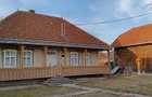 Vand 2 Case cu Anexe