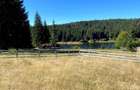 Teren Intravalian langa lac