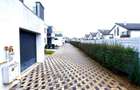 Casa de vanzare cu 5 camere Bragadiru | Complex modern | Curte 260 mp
