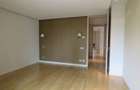 Apartament impresionant cu vedere catre lac, piscina comuna, mobilier modern