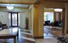 Casa D+P+E+terasa Tomis 2 cu 2 intrari, 6 camere, 2 bucatarii, 3 bai.