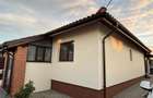 Casă cu 3 camere în Preajba