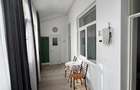 Apartament elegant cu 2 camere, loc de parcare ?i curte comuna Mara?ti