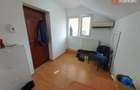 Apartament de vanzare cu 2 camere si balcon, zona Shopping C