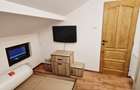 Apartament 3 camere, parter și mansardă, centrală proprie – zona centrală