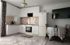 Apartament cu 3 camere decomandat în Central - 1